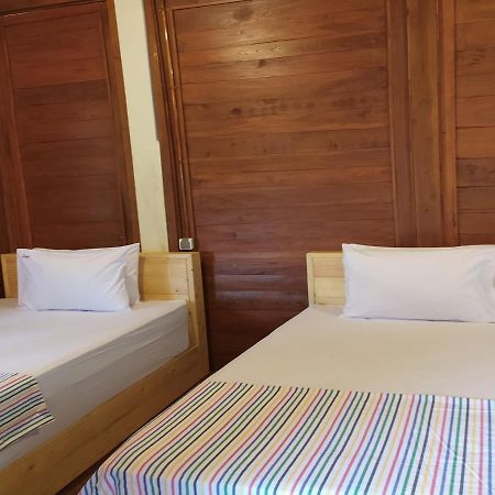 Seger Nusantara Hostel Kalisat Bagian luar foto