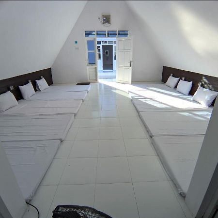 Seger Nusantara Hostel Kalisat Bagian luar foto