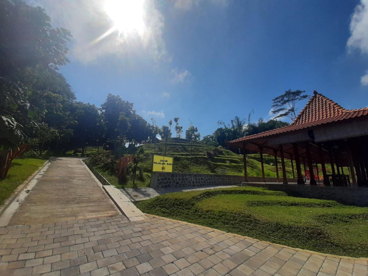 Seger Nusantara Hostel Kalisat Bagian luar foto