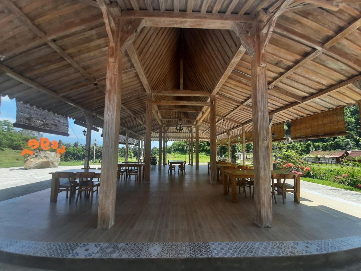 Seger Nusantara Hostel Kalisat Bagian luar foto