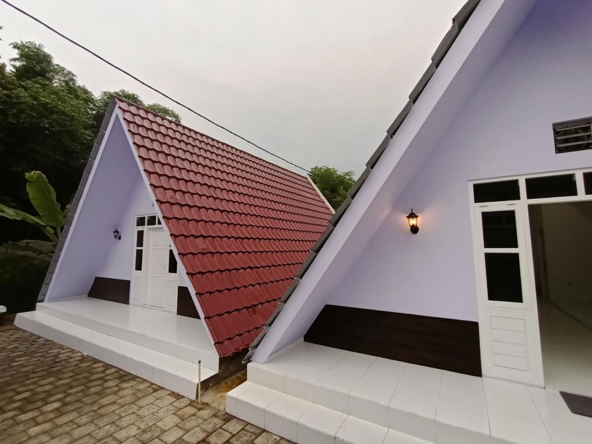 Seger Nusantara Hostel Kalisat Bagian luar foto